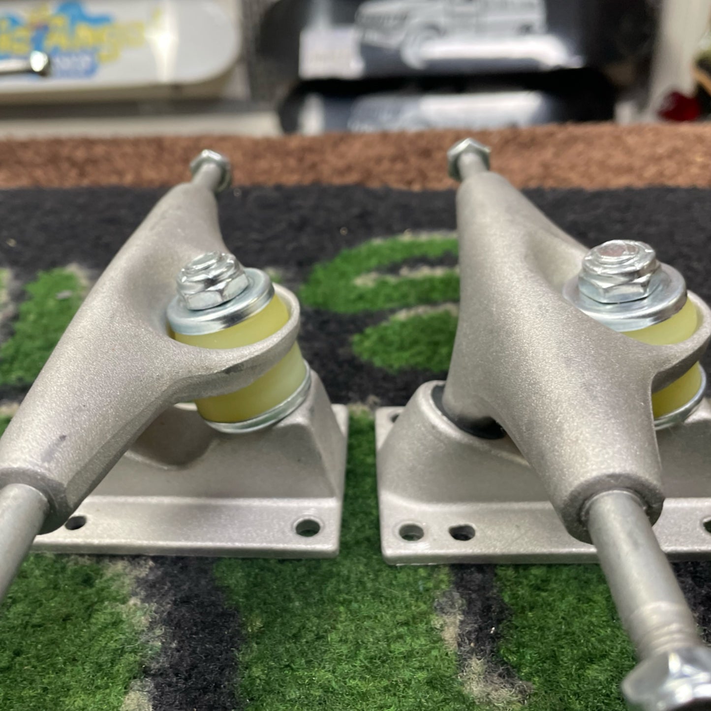 Generic Skateboard Trucks 7.75”