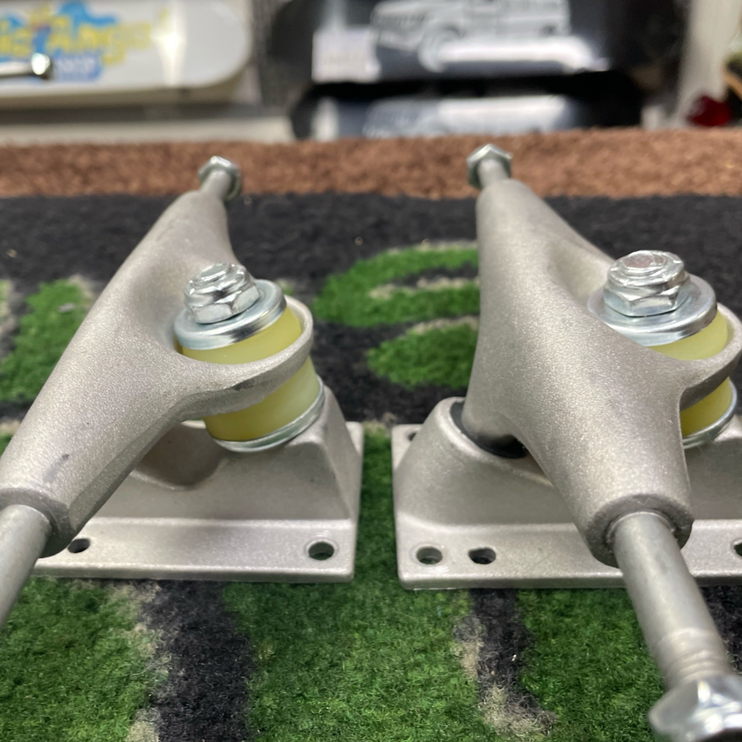 Generic Skateboard Trucks 7.75”